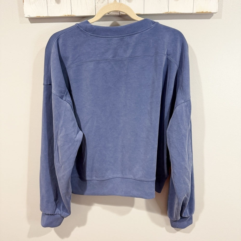 Lululemon Softstreme Perfectly Oversized Cropped Crew Water Drop Blue Size 14 - Picture 3 of 4